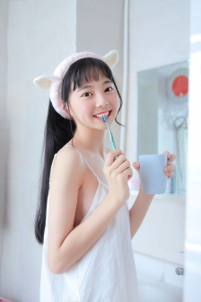 电影野花水妖
